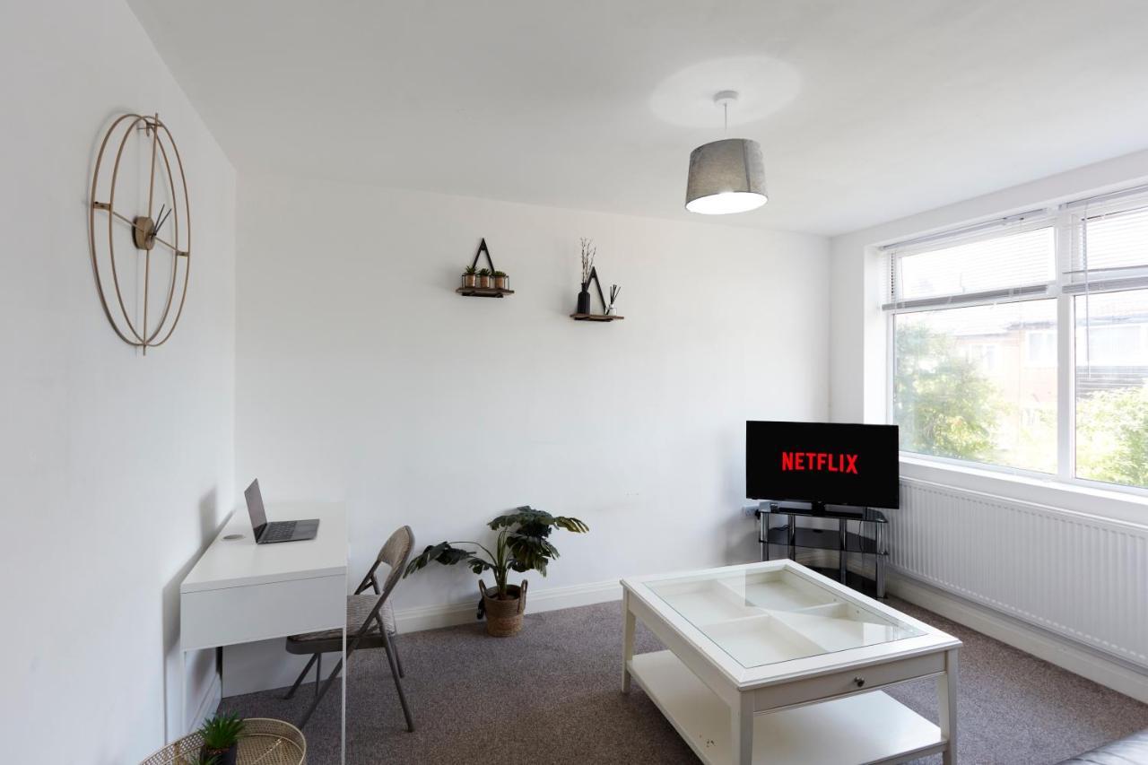 Spacious Home Close To City Centre Location Лидс Экстерьер фото