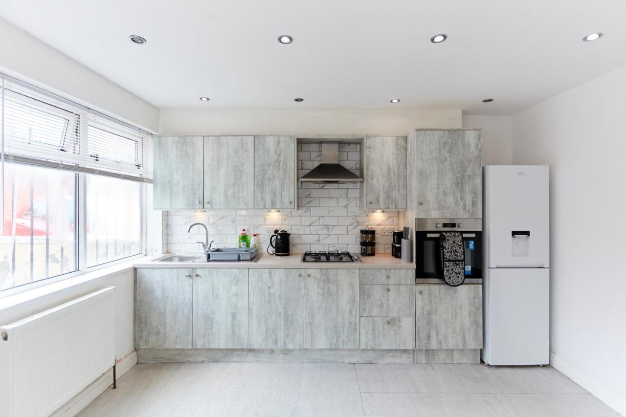 Spacious Home Close To City Centre Location Лидс Экстерьер фото