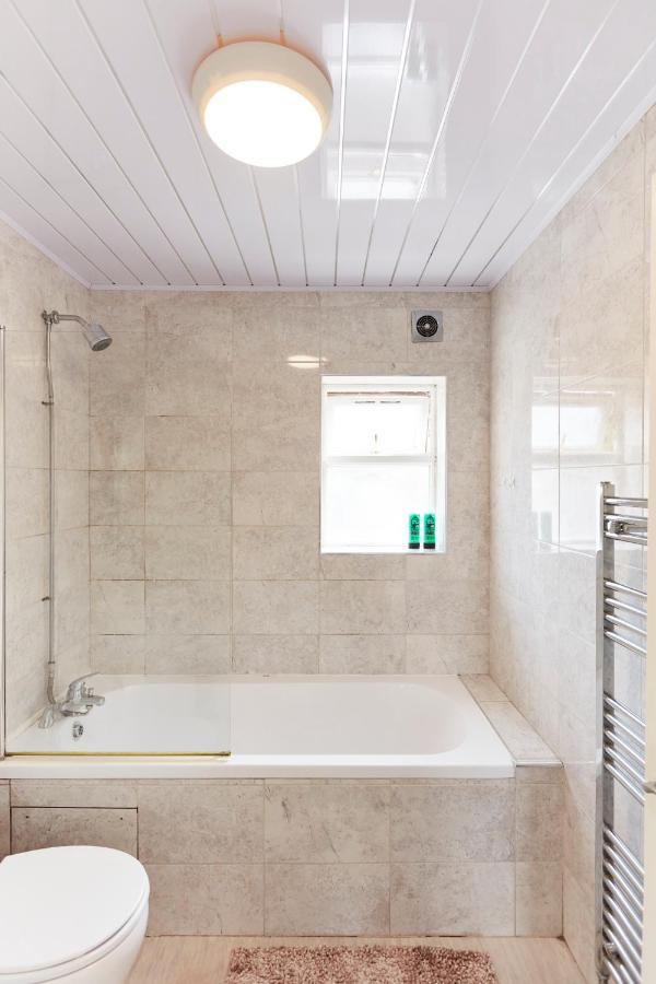 Spacious Home Close To City Centre Location Лидс Экстерьер фото