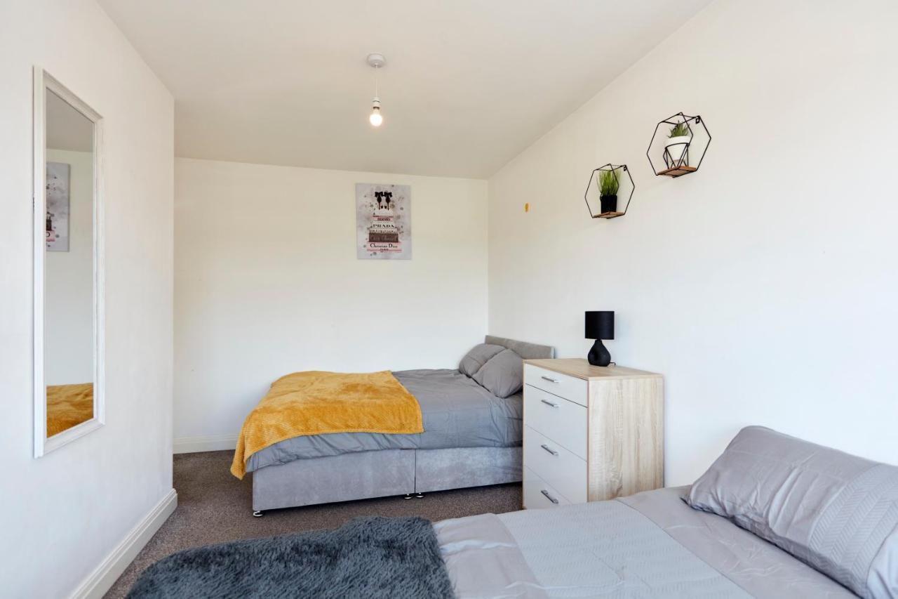 Spacious Home Close To City Centre Location Лидс Экстерьер фото